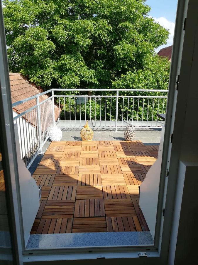 נוישטאדט אן דר אייש Frisch Renoviert Mit Dachterrasse - Geniesse Ruhe Und Grun Nahe Neustadt Aisch מראה חיצוני תמונה